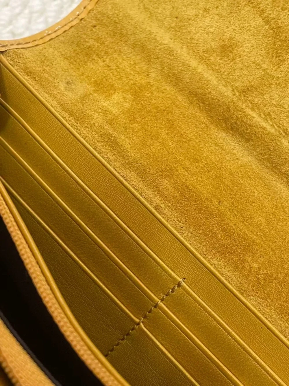 Gucci Wallet With COA Yellow - Picture 7 of 12